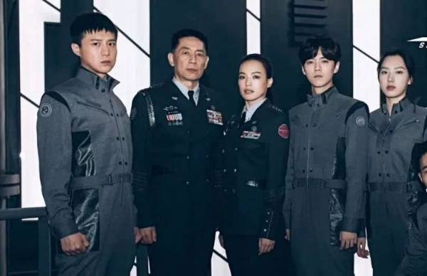 鹿晗上部电影盗墓笔记票房10亿，上海堡垒却少于一亿，到底谁的锅？