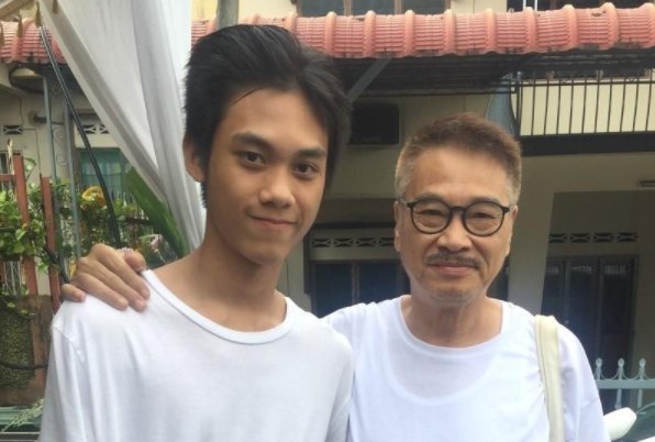 吴孟达儿子因微笑答打招呼被网曝，所谓的粉丝是不是应该好好管管了？