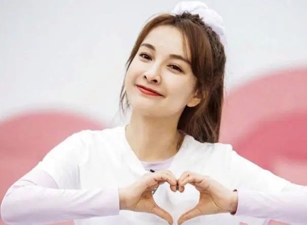 “吴昕终于踏入恋爱综艺了”冲上热搜，什么叫终于？