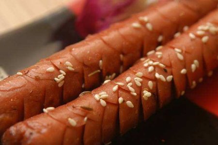 双汇火腿肠真的要少吃吗。