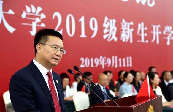 为何说成都大学校长王清远可非“学术混混”？