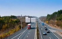 沪陕高速的车主们因事故无法下高速被收全程过路费,这么收费合理吗?