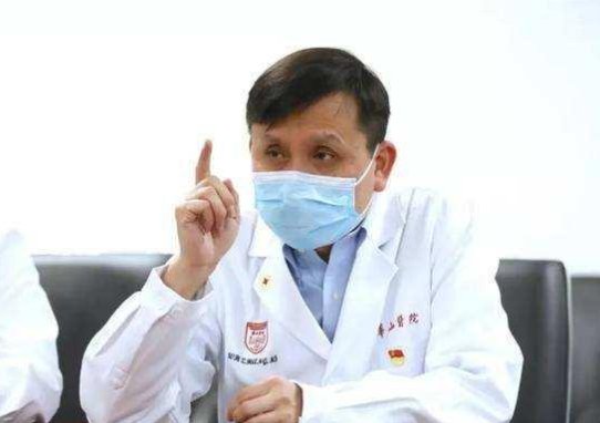 张文宏谈四点是否需要接种第四针疫苗，他都说了什么？哪些信息值得关注？
