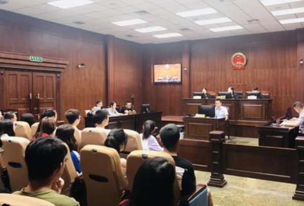 江苏驾校教练用无人机为二百多位学员作弊,他会被判刑吗?