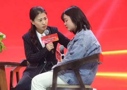 学生准备跳楼自杀，辅导员怎么处理