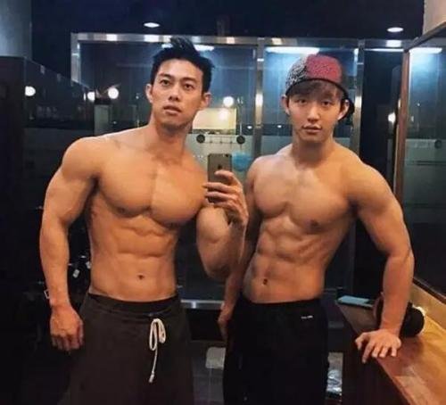 怎么练胸肌?