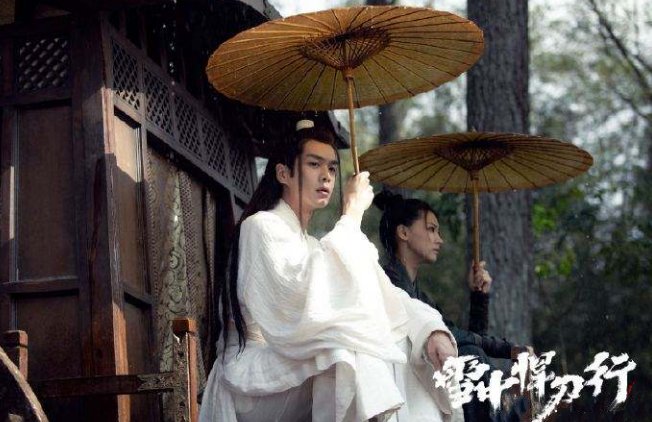 张若昀《雪中悍刀行》雨中撑伞剧照释出,网友对其做出了怎样的评价?