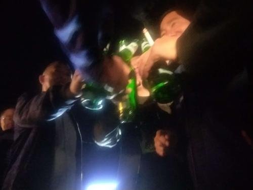 你陪我度过了少年,又陪我杀到了中年什么歌？