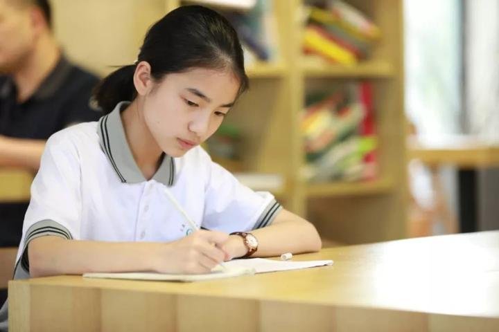 经统计,中国学生长得更高更壮了,这是什么原因造成的?