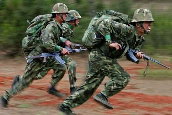 《士兵突击》中，成才为什么被安排到了红三连五班？