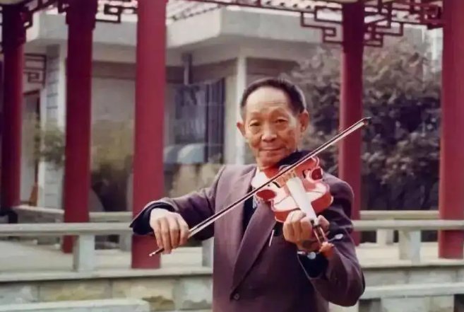 袁隆平爷爷的小猫“袁花花”找回来了,一只小猫为何牵动网友的心?