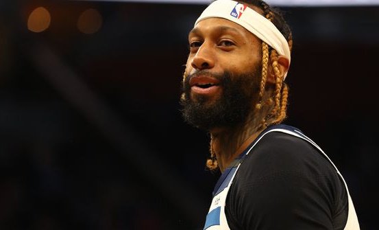 NBA此次为何会开出8.5万美元罚单重罚独行侠黄蜂球员冲突一事?