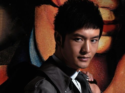 黄晓明暴瘦后仍坚持减肥,1碗面只吃1根,明星们都是如何减肥的?