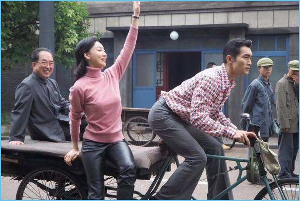 电视连续剧远方的山楂树中彭天翼.为什么成任自己是强奸犯?