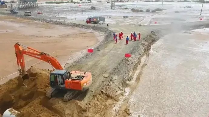 塔克拉玛干沙漠突发洪水,300平方公里全是水,是什么原因导致的?