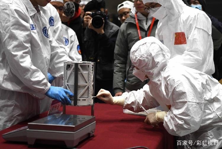 月球样品开箱视频来了，这些珍贵的月壤有哪些研究价值？