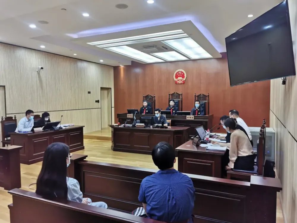 收到法院寄来的传票后,该怎么办?