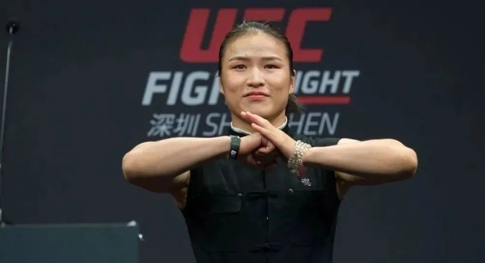 张伟丽回应被传卖签名赚钱，她的现状是怎样的？