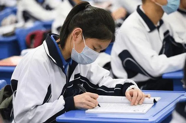 西宁中考分数线是多少?