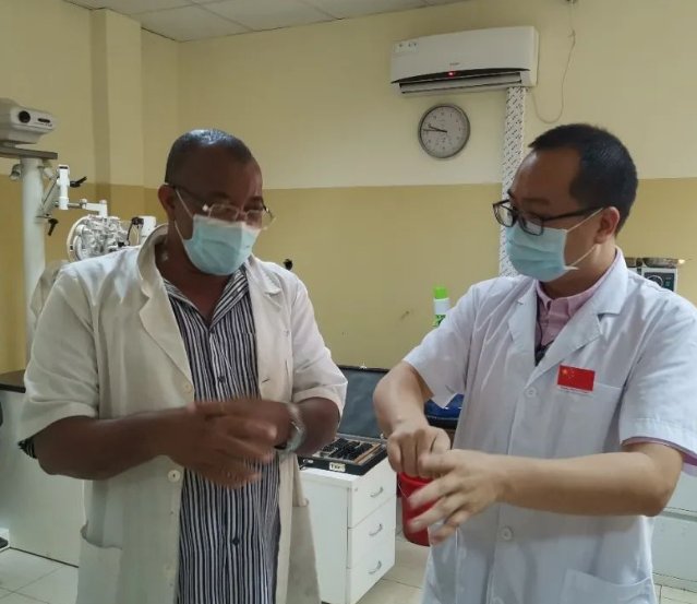 大使馆两度劝归未果，驴友染上疟疾、新冠，为何不听劝？