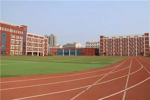 学校收取学生165万元门禁卡服务费，你觉得合理吗？