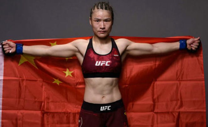 张伟丽回应被传卖签名赚钱，她的现状是怎样的？