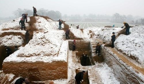 西安咸阳机场扩建发现3500余座古墓！为何此地墓穴这么多？