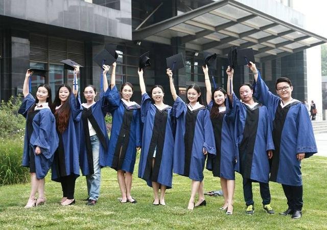 政协委员建议，应届生身份保留延长至5年，这是为何？