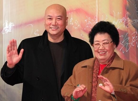 迟重瑞和陈丽华真实关系如何,陈丽华的这3条家规,令人心酸,怎么回事?