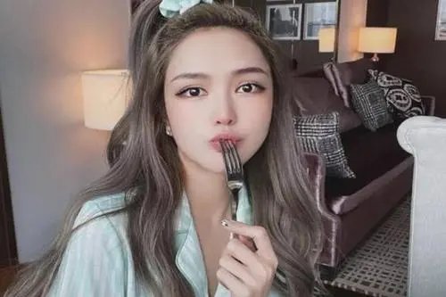 你如何看待罗昊说周扬青像人鱼公主这件事？