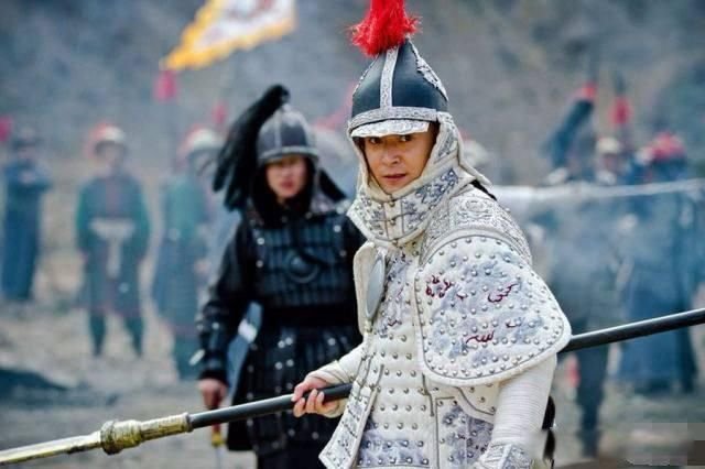 多尔衮为了玉儿负了天下,玉儿为了大清负了多尔衮 两个人有暧昧关系