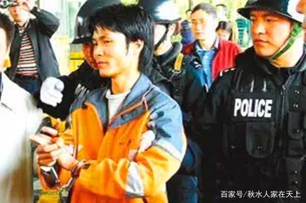 四川宜宾勇猛“悍匪”伍勇:兵哥哥变劫匪,疯狂作案达六年,后来怎样?