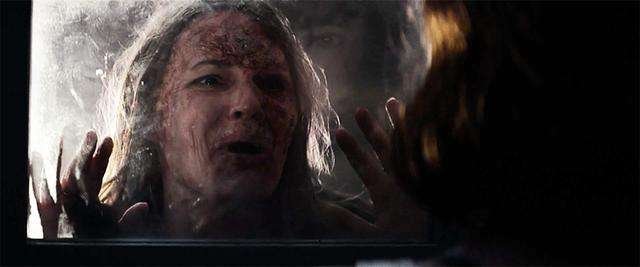 科洛弗道十号到底讲的什么鬼？