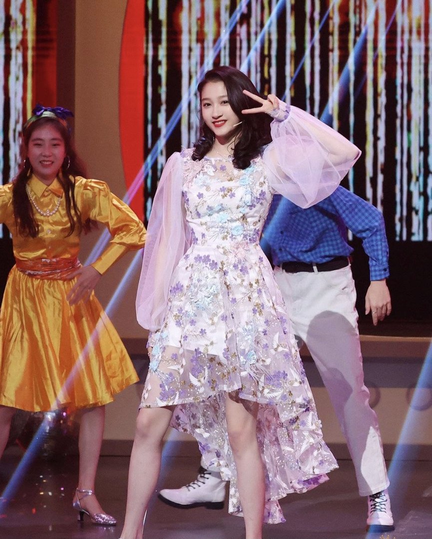 关晓彤这口才能力太强了！30秒念新闻稿一次过，她有做主持人的潜力吗？