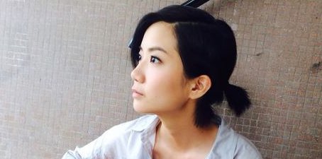 港星卢凯彤坠楼身亡，生前居住的公寓被房东以超低价卖出，是什么原因呢？