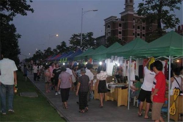 孟婆汤摊位散场后垃圾遍地，摆地摊如何注意环境卫生？