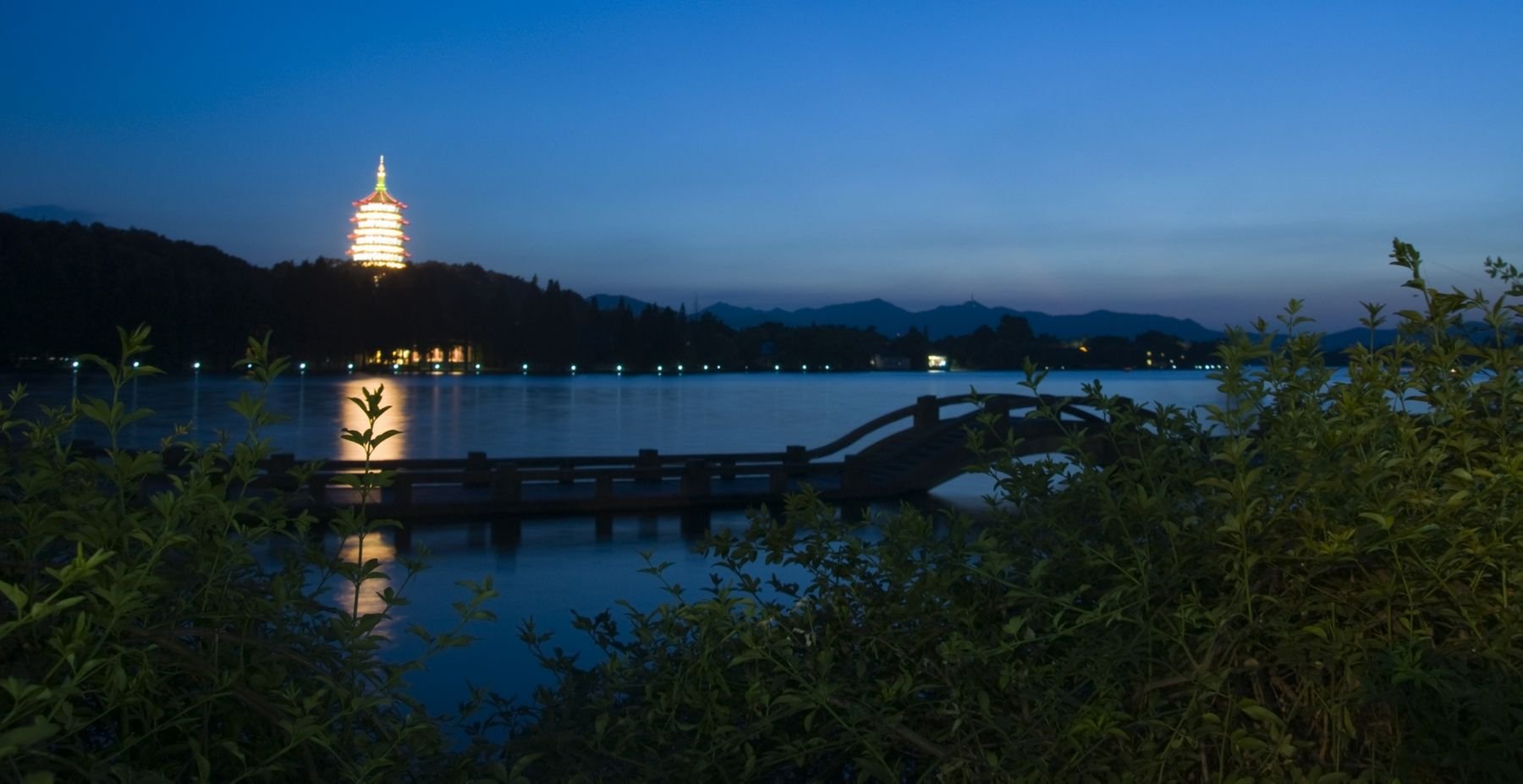 此乐留与山僧游客受用，安可为俗士道哉怎么翻译啊 啊。。