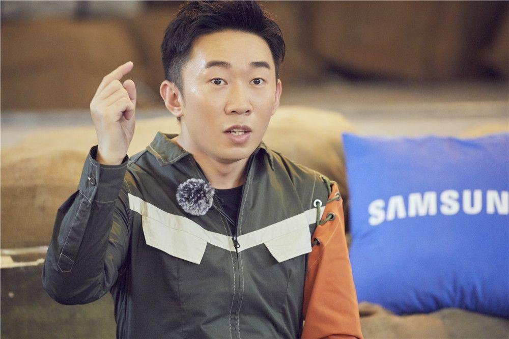 南柱赫旧照曝光，身穿校服，网友称撞脸杨迪，你觉得他们长的像吗？