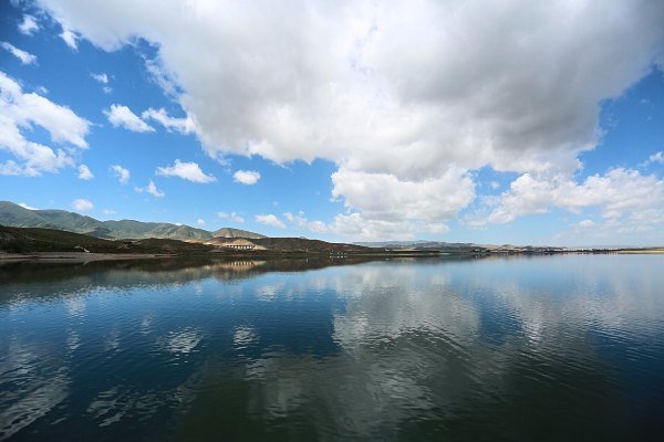 江西山口岩水库泄洪，村民在下游处捡鱼，这样会有危险吗？