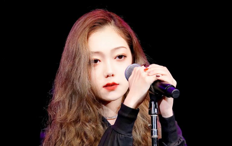 希林娜依高是什么民族