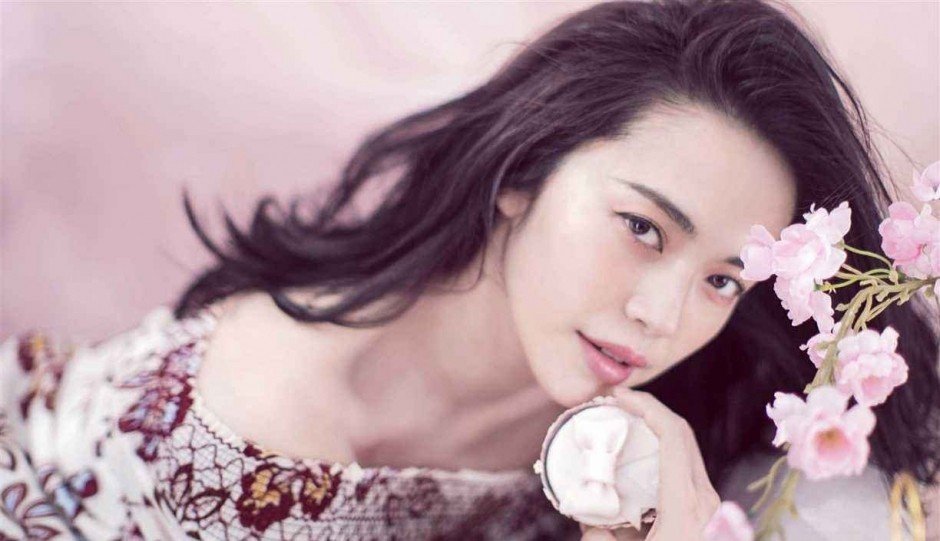 电影《搜索》中姚晨扮演了一个什么角色？