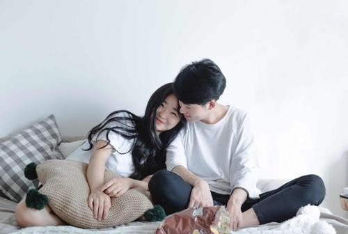 老公出轨回归后还偷偷联系小三,怎么办?