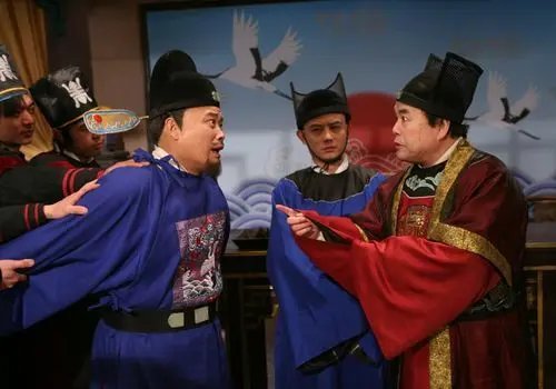 如何评价尘封十几年的赵伟洲主演电视剧《老爷升堂》？