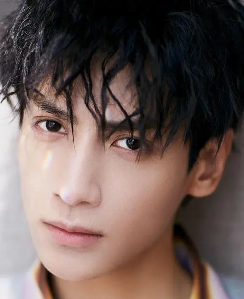 《追光者》剧组为罗云熙拍摄受伤而发文道歉，对此罗云熙是如何回应的？