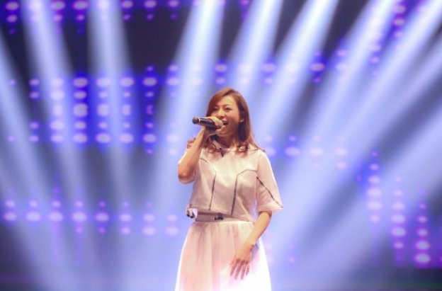 有一首歌词是”思念像盒子里的巧克力糖，什么滋味，充满想象”歌名是什么