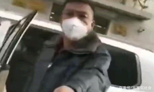 东北男子法院门前放豪言，称东三省没人敢惹，他到底是谁？