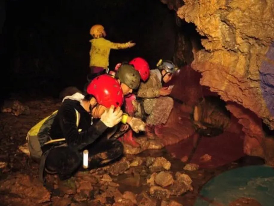 多人洞穴探险后肺部感染险丧命，户外探洞有多危险？康复后为何有后遗症？