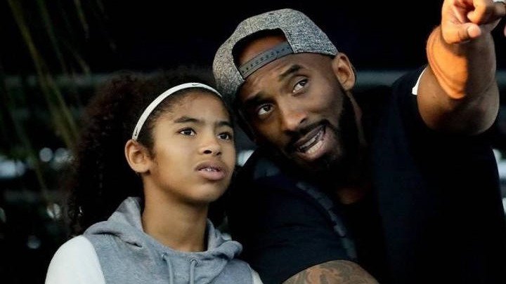 在被亲生母亲起诉后，科比老婆瓦妮莎有什么反应？