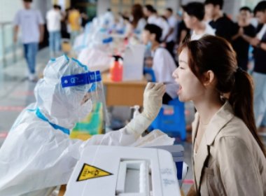 上海一村连夜转运村民集中隔离,当地还采取了哪些措施?