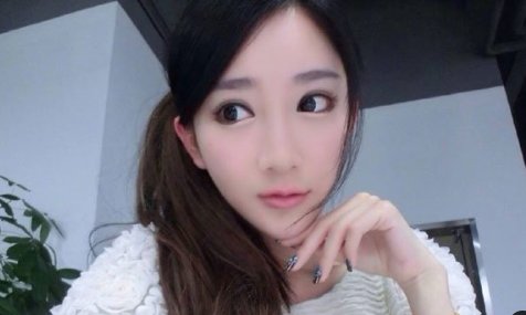 斗鱼郭mini忘关摄像头事件镜头面前公然换衣服